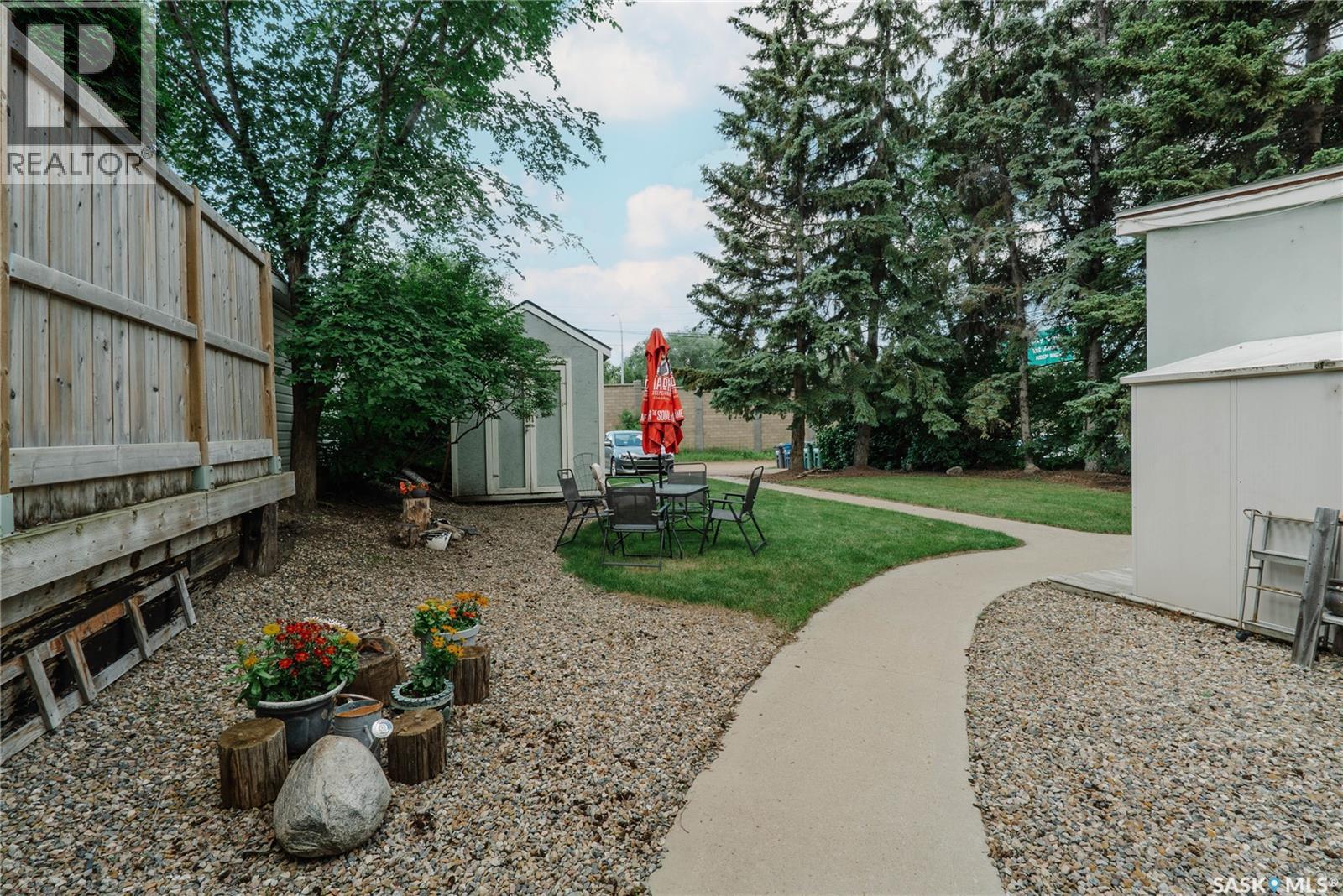 710 McPherson AVENUE - 61