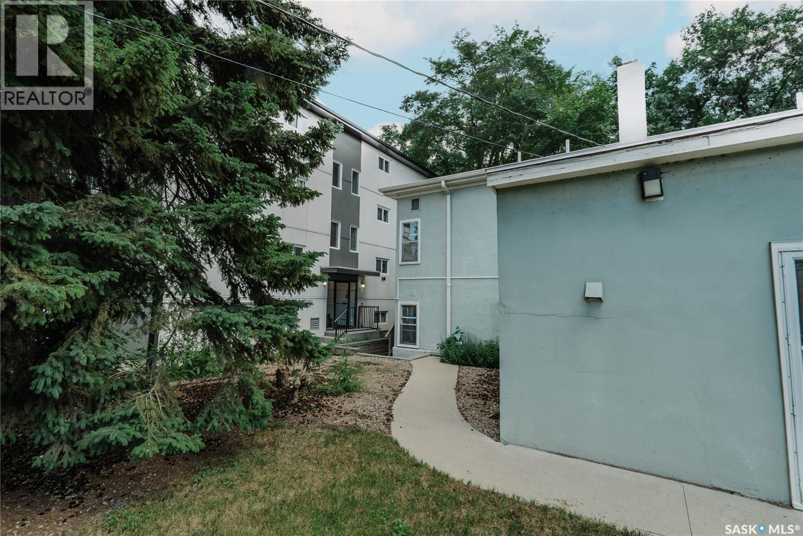 710 McPherson AVENUE - 65