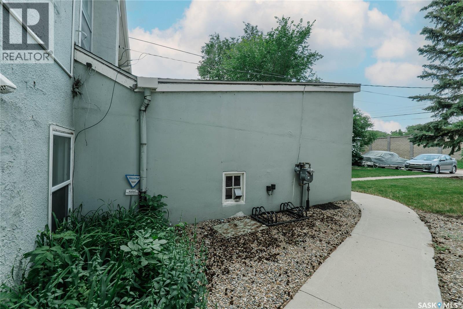 710 McPherson AVENUE - 67