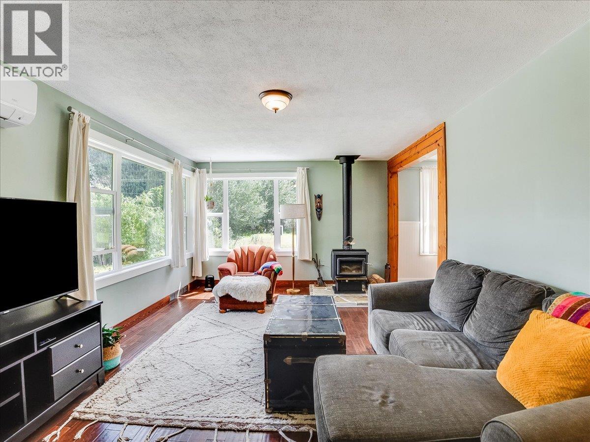 3177 SLOCAN PARK Road - 5