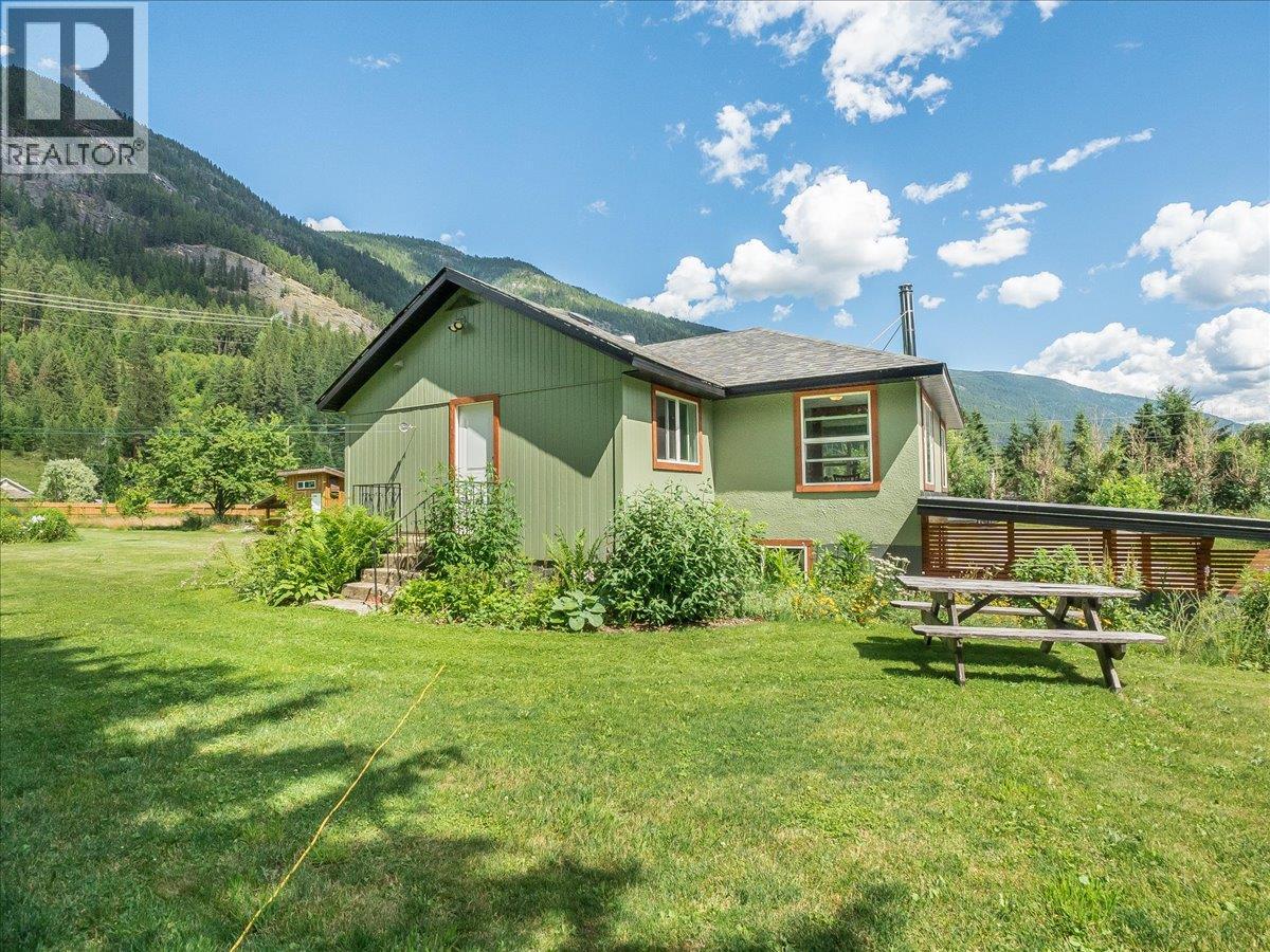 3177 SLOCAN PARK Road - 32