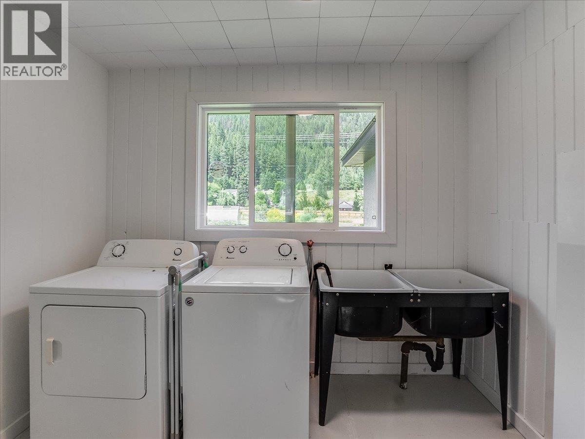 3177 SLOCAN PARK Road - 26