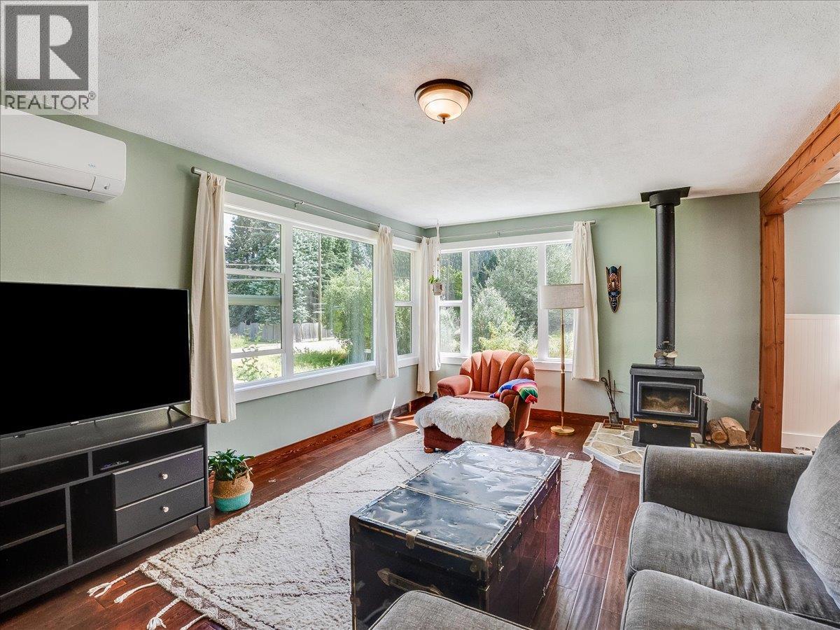 3177 SLOCAN PARK Road - 6