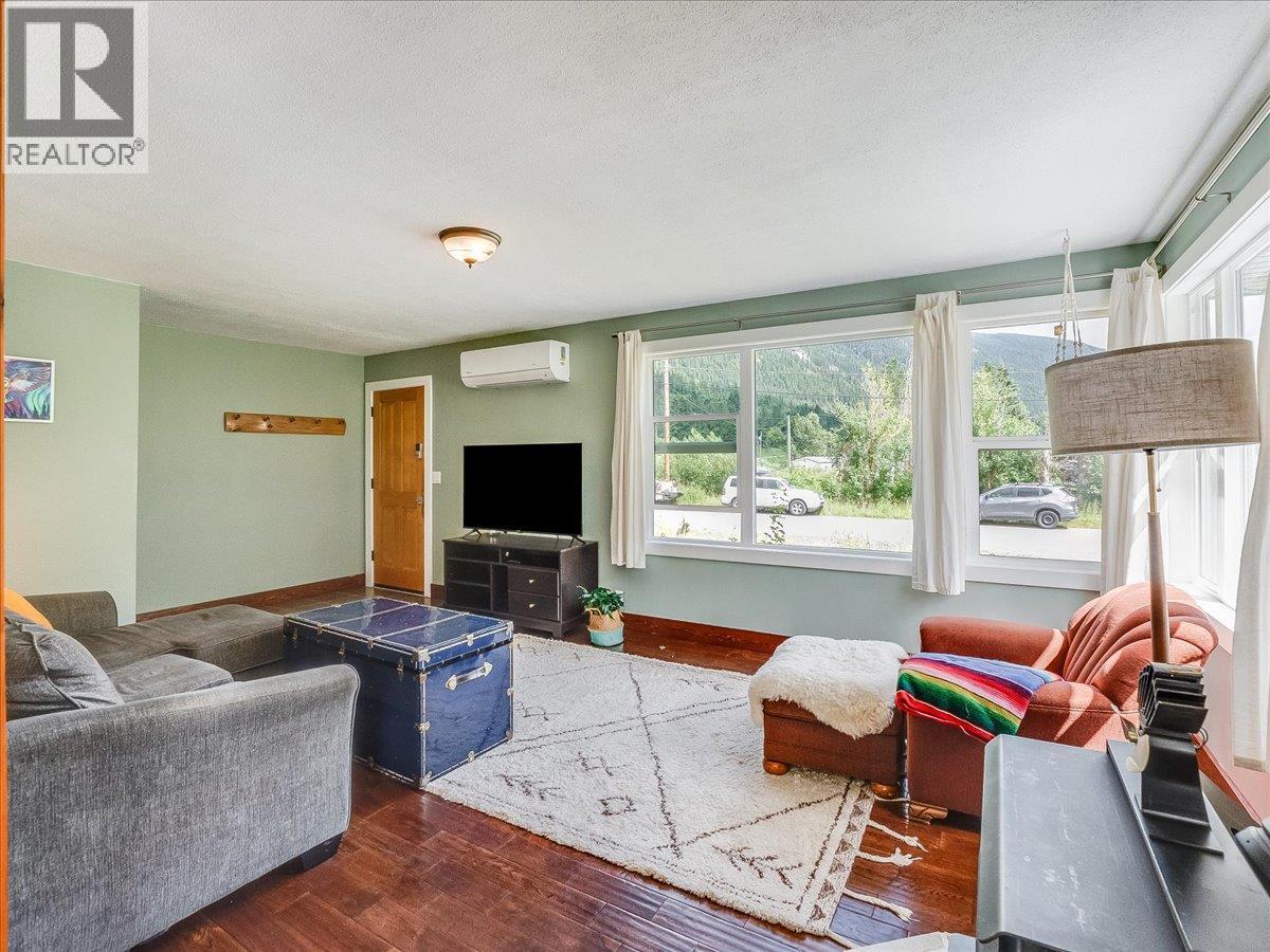 3177 SLOCAN PARK Road - 11