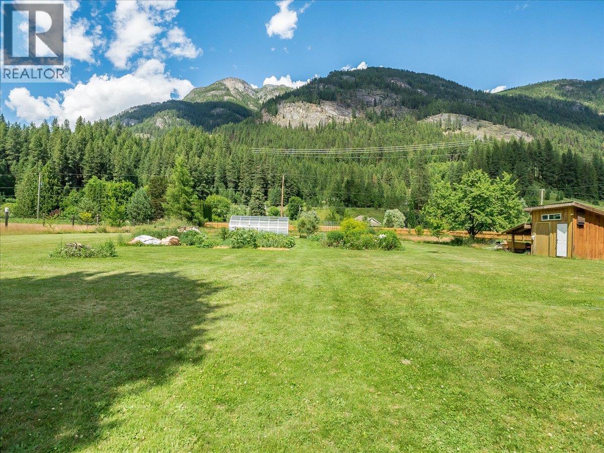 3177 SLOCAN PARK Road - 40