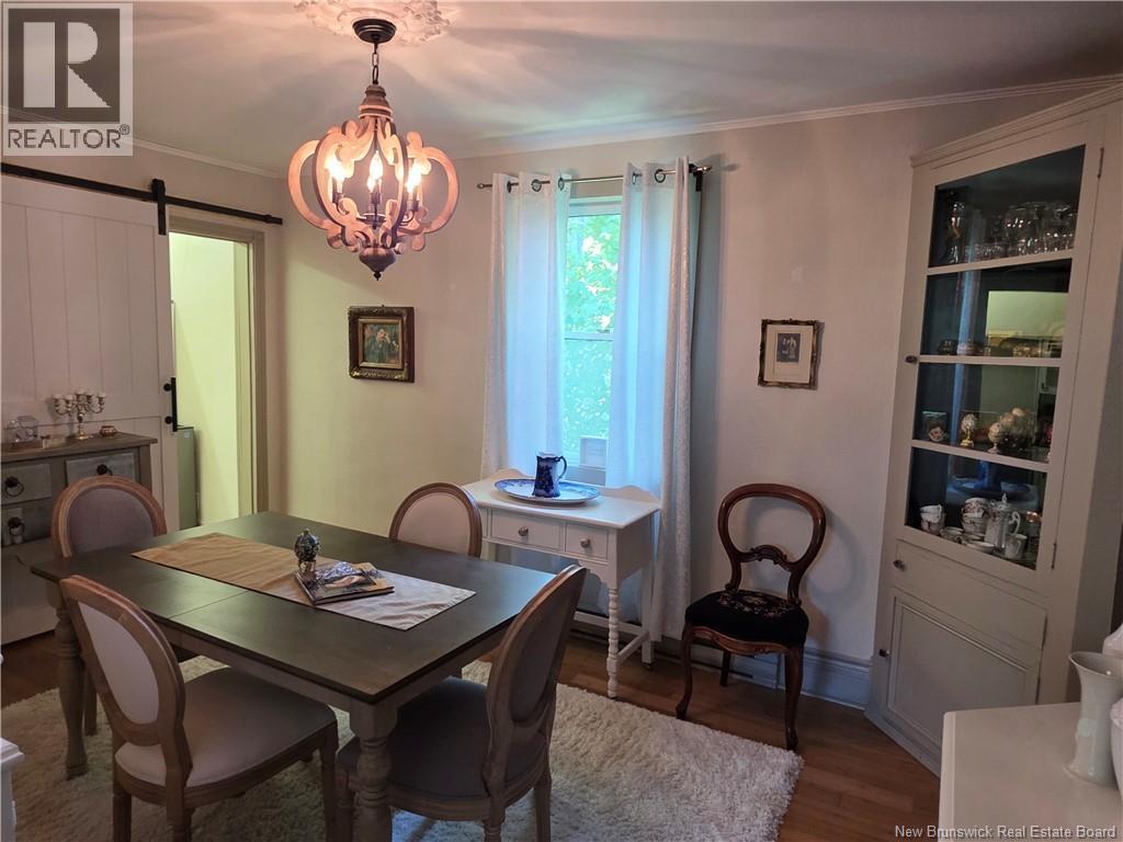 35 Queen West Street - 16