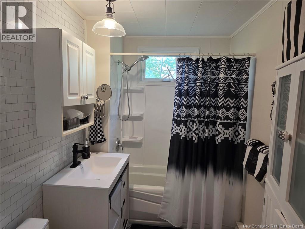 35 Queen West Street - 28