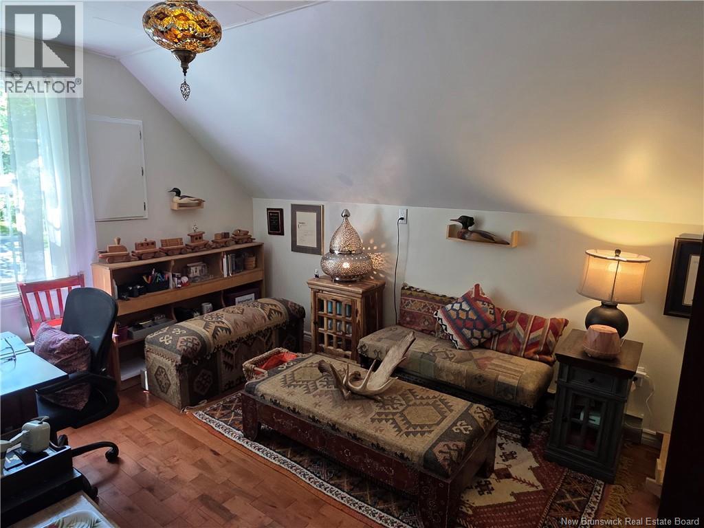 35 Queen West Street - 26