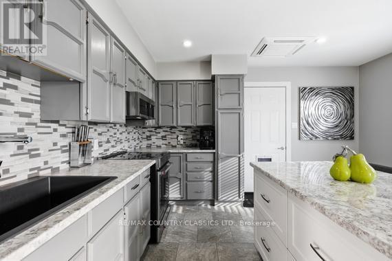 158 BRIDGE STREET W - 8