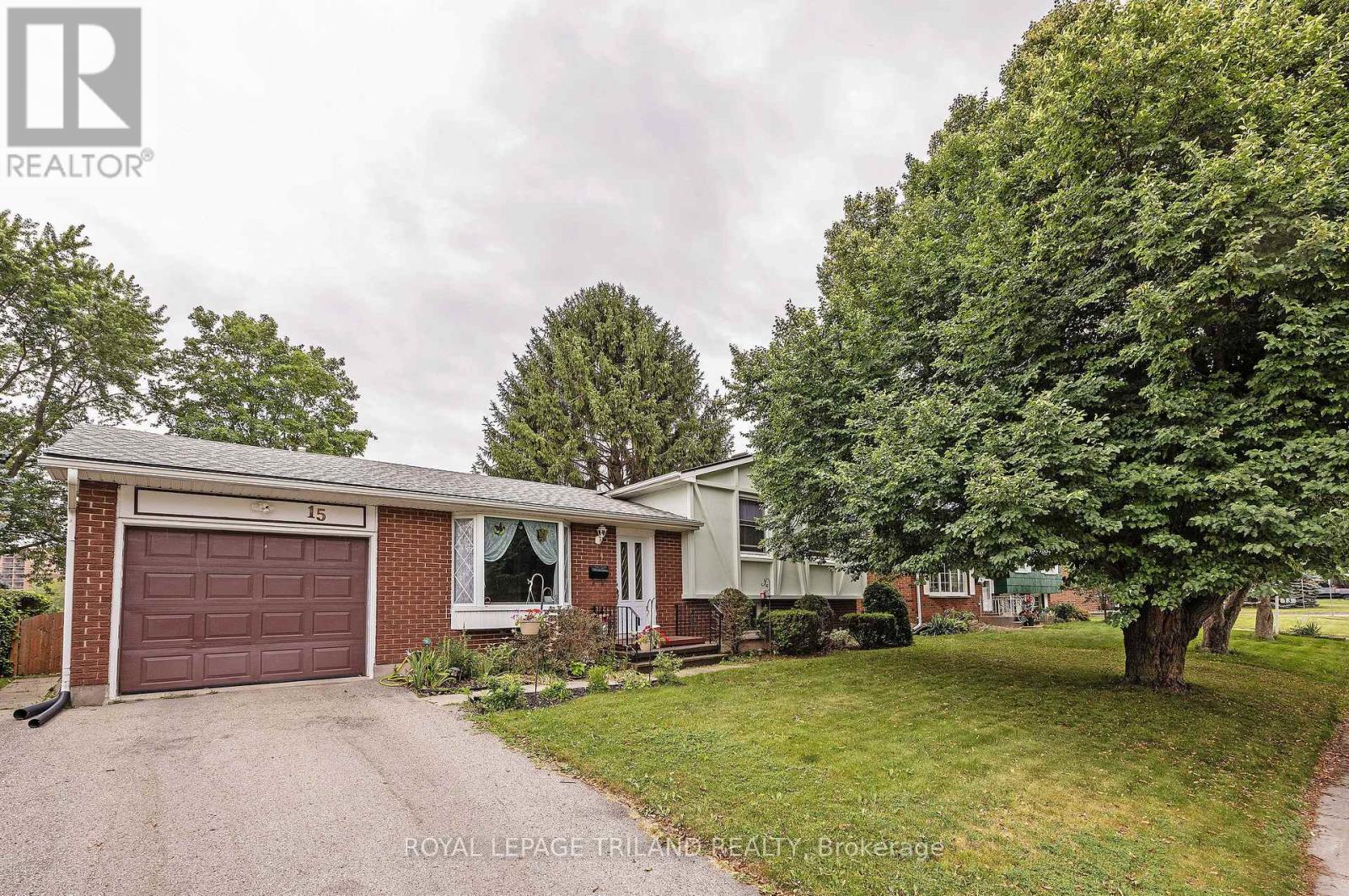 15 CONFEDERATION DRIVE - 1