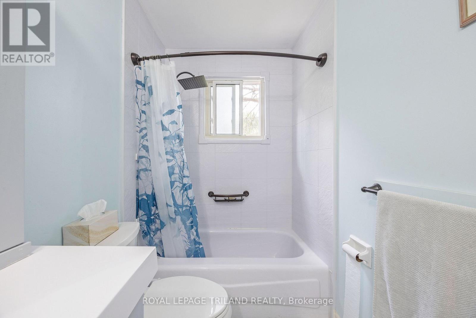 15 CONFEDERATION DRIVE - 17