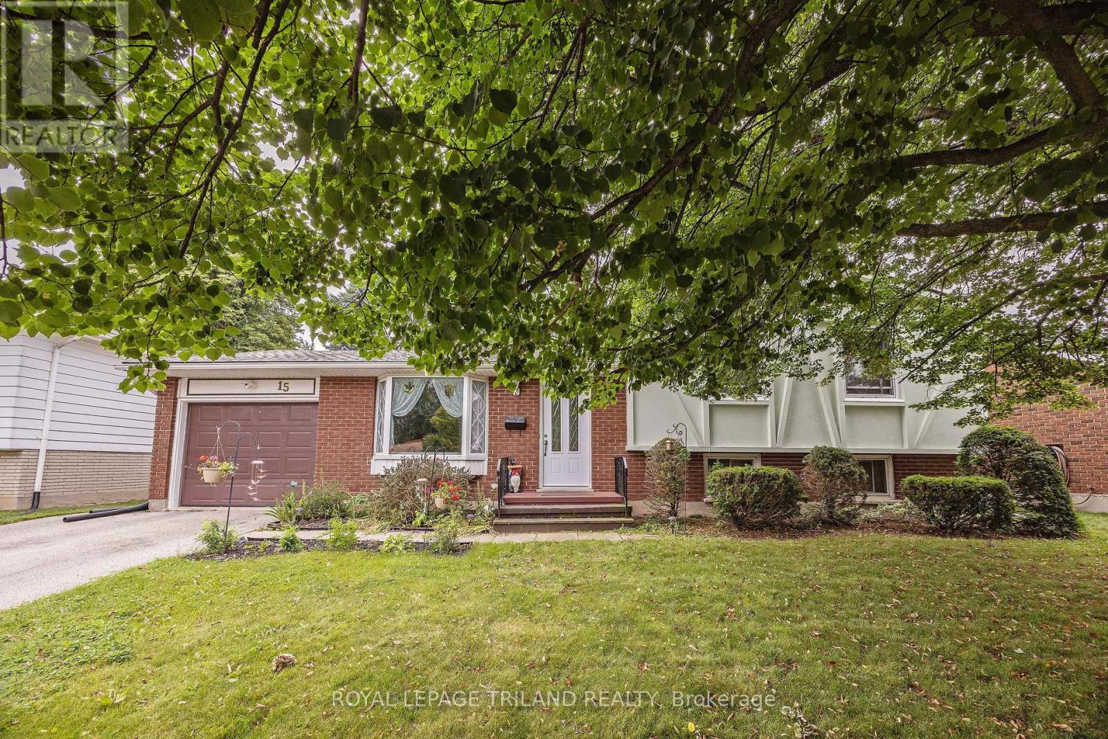 15 CONFEDERATION DRIVE - 3