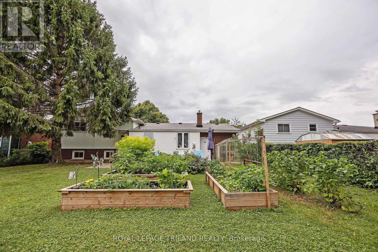15 CONFEDERATION DRIVE - 30