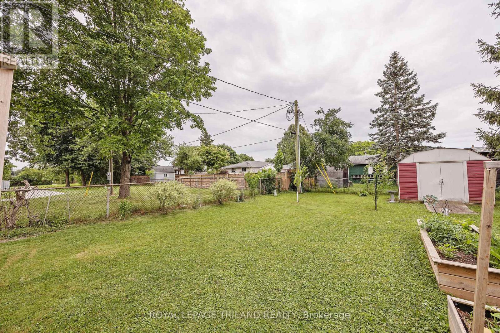 15 CONFEDERATION DRIVE - 32