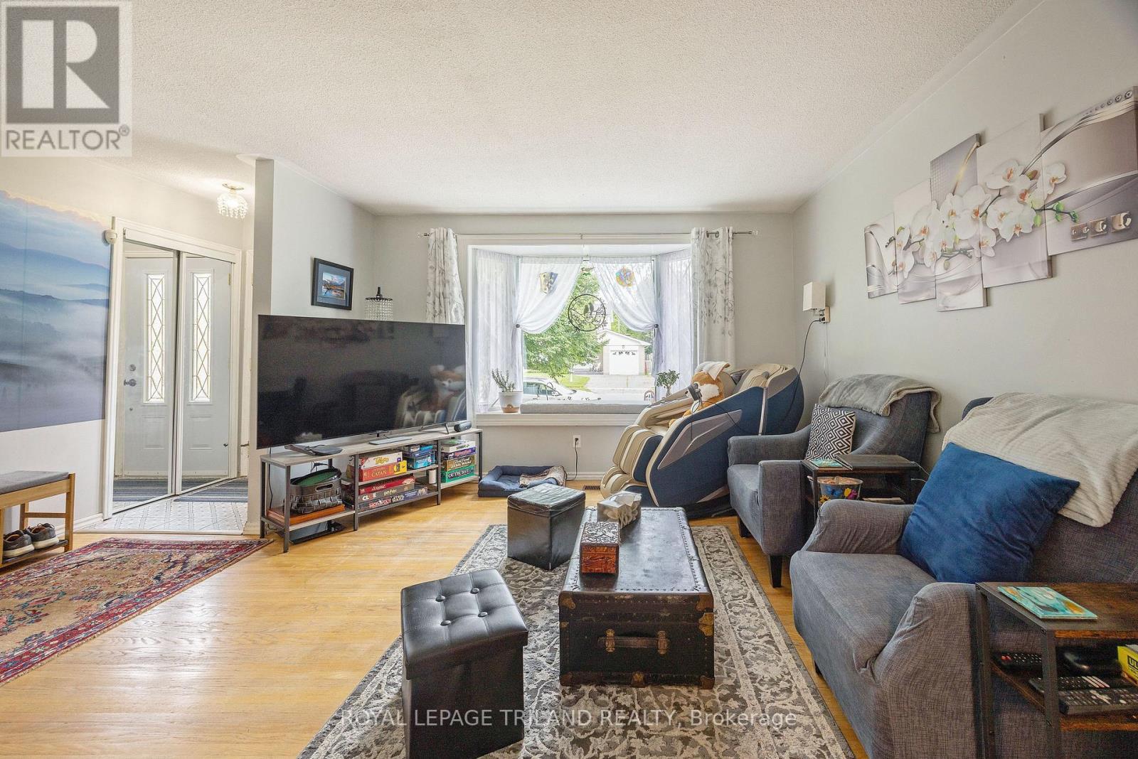 15 CONFEDERATION DRIVE - 7
