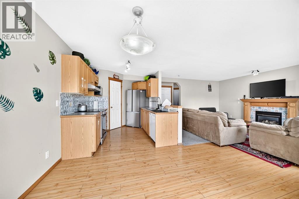 145 Martinvalley Crescent NE - 16