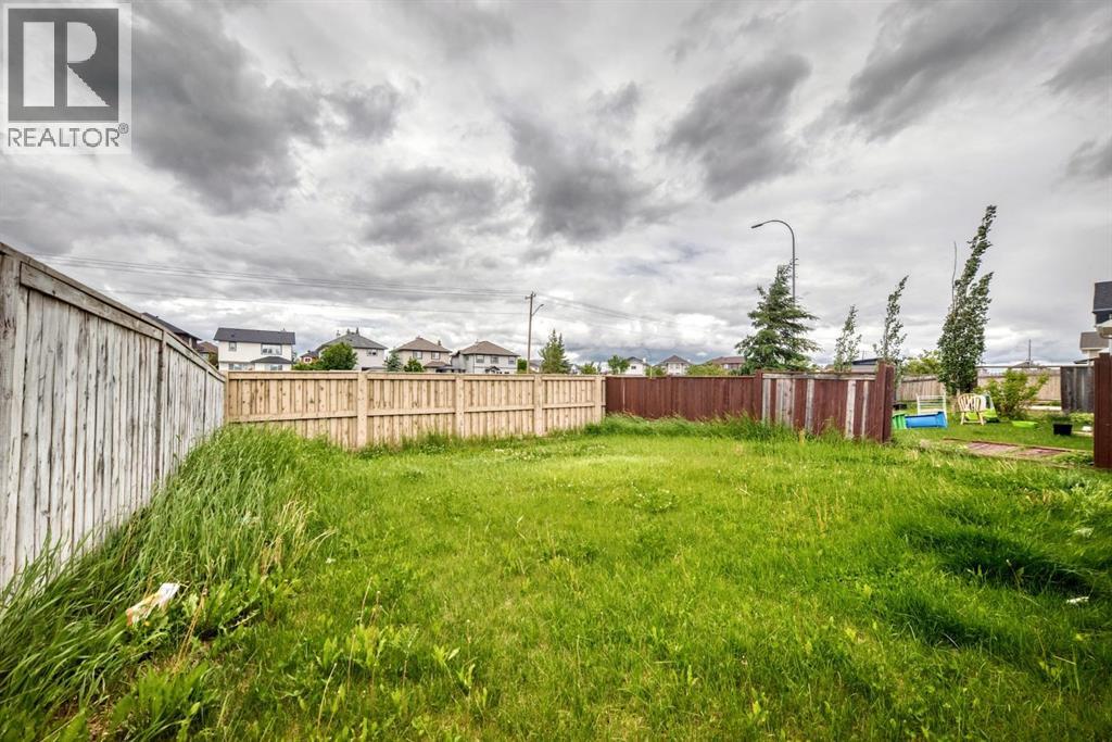 145 Martinvalley Crescent NE - 40
