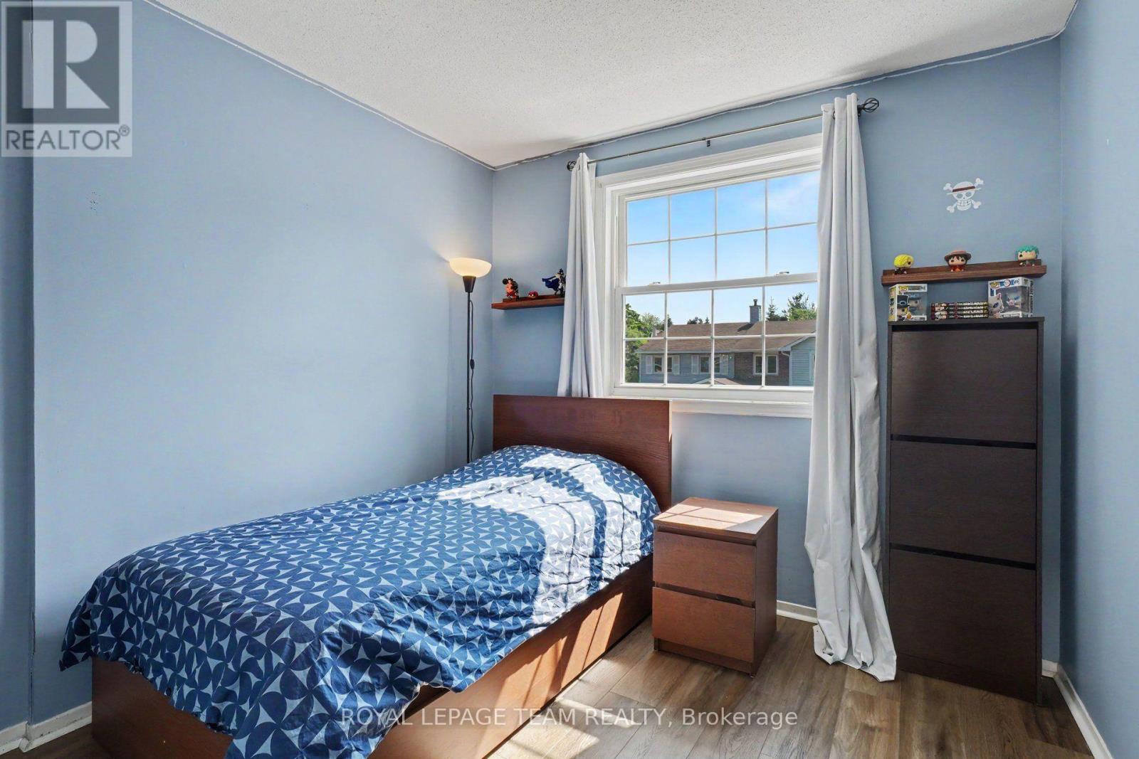 3 Bed, 3 Bath House for Sale in Ottawa – 42 SUNDBACK LANE, Ottawa – MLS# X13541808 - Image 16