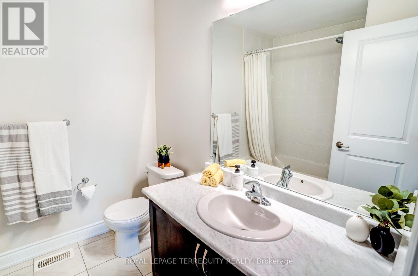 132 THOMAS FISHER DRIVE - Image 24