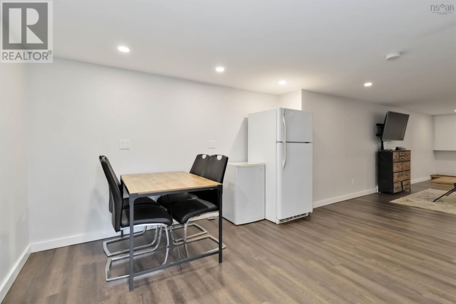 51 Albert Street - 31