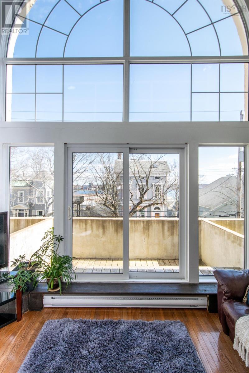#10 2128 Brunswick Street - 12
