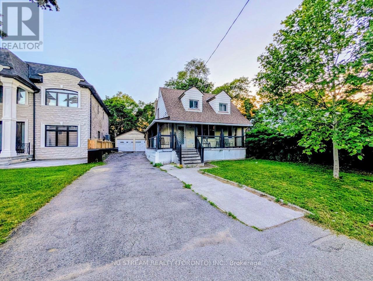 34 FAIRWOOD CRESCENT - 1