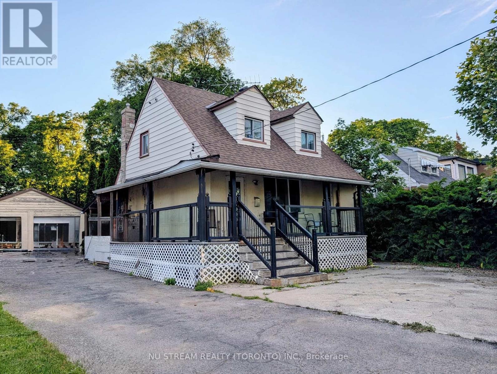34 FAIRWOOD CRESCENT - 2