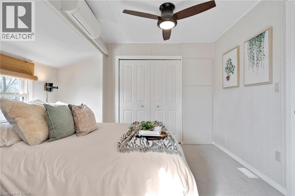 28 MACPHERSON Crescent - 32