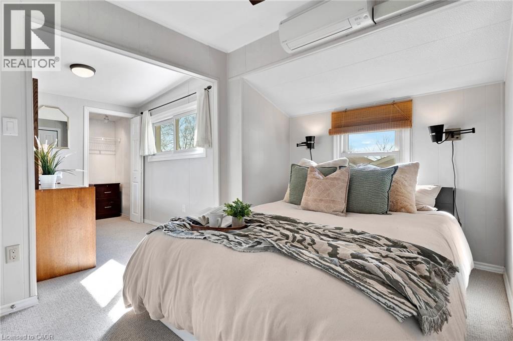 28 MACPHERSON Crescent - 35