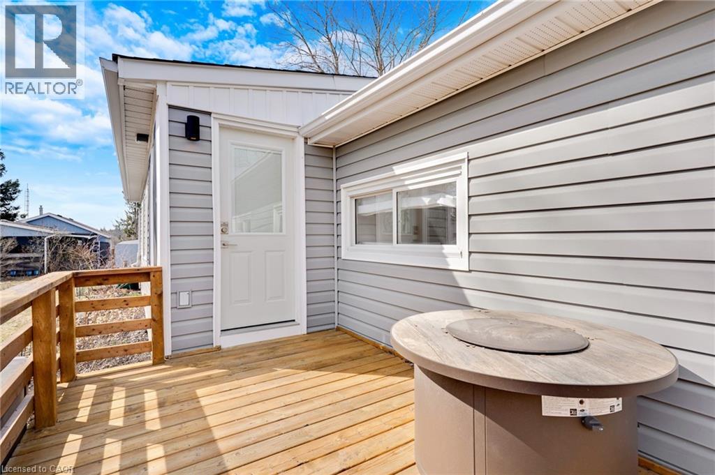 28 MACPHERSON Crescent - 37