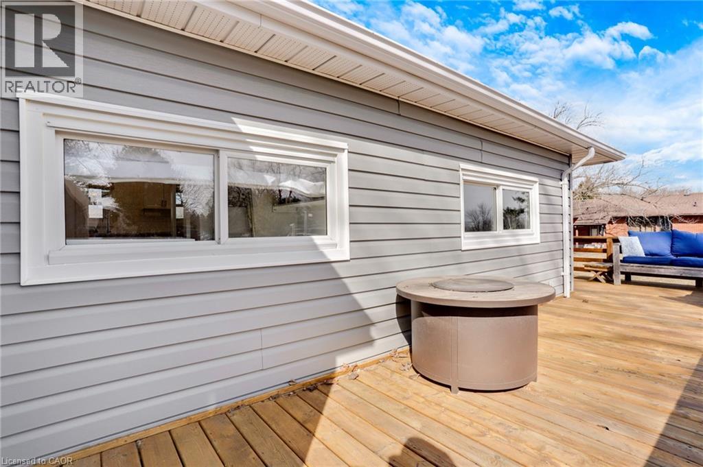 28 MACPHERSON Crescent - 39