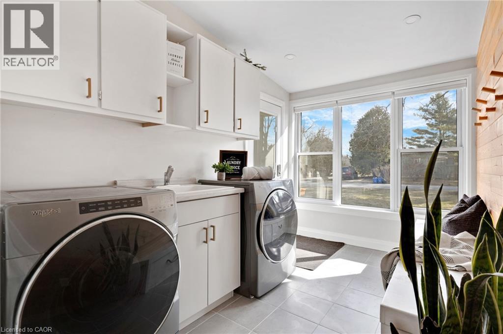 28 MACPHERSON Crescent - 20