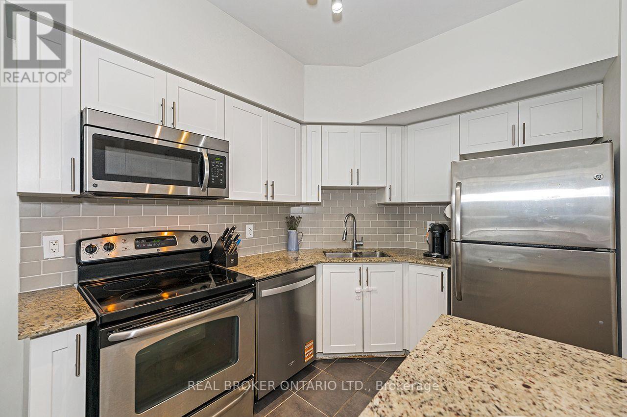 #403 1940 IRONSTONE DRIVE - 3