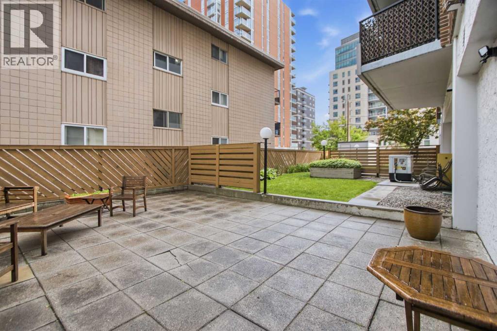 #9E 133 25 Avenue SW - 34