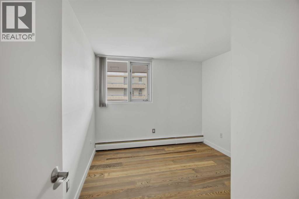 #9E 133 25 Avenue SW - 16