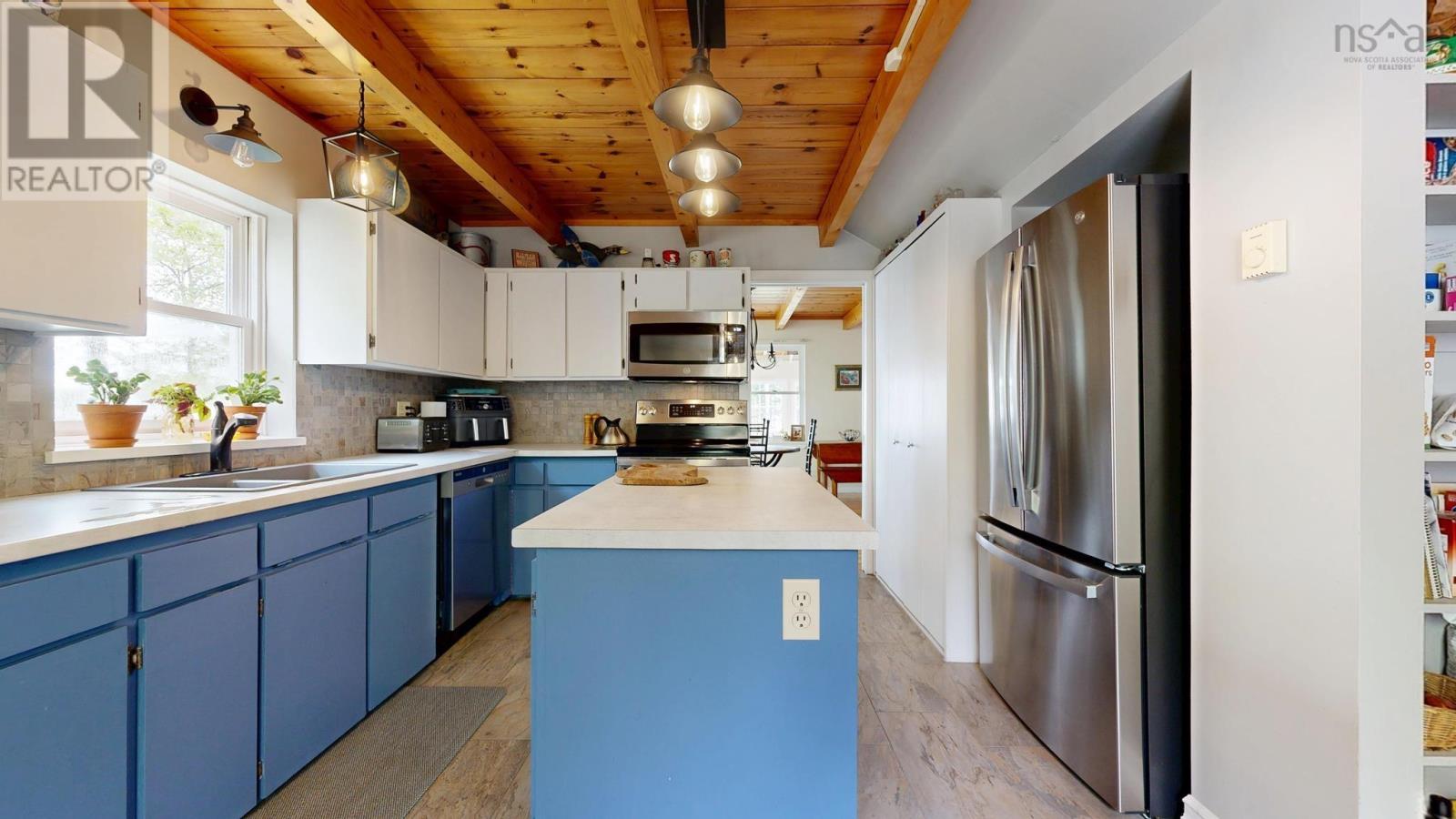 530 Methals Road - 27