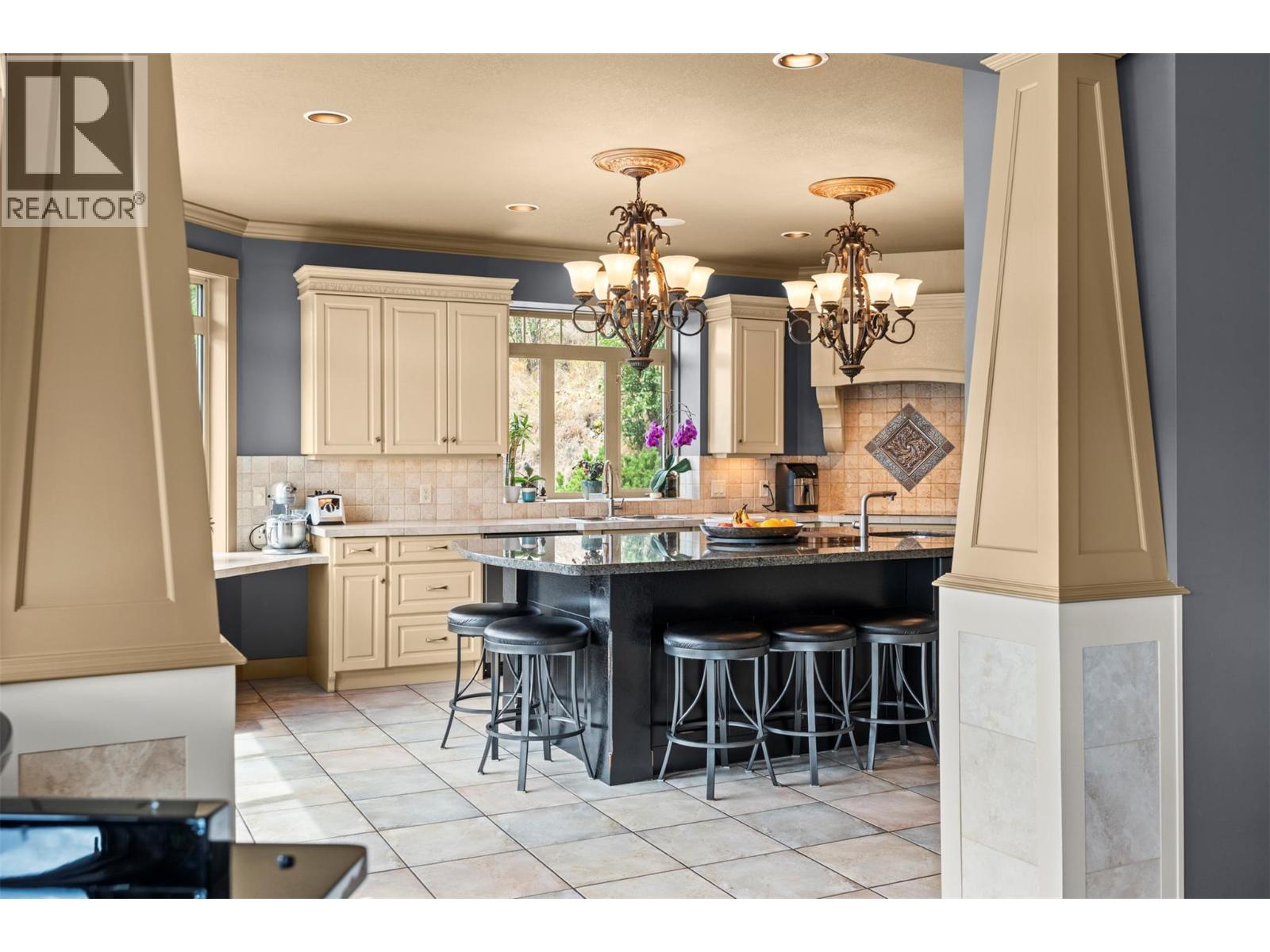7899 Stoneridge Drive Unit# 3, Coldstream
