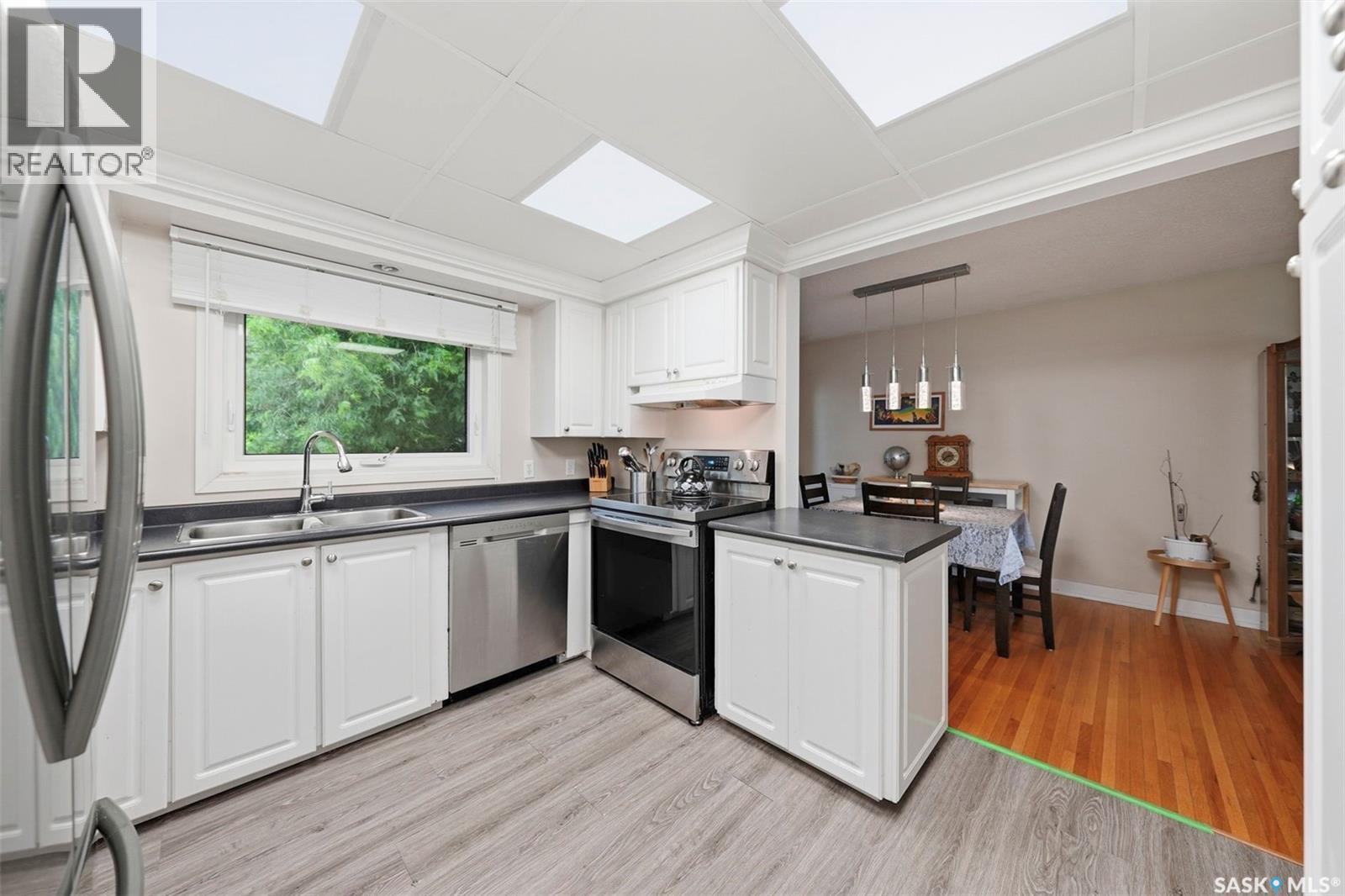 685 River STREET E - 10
