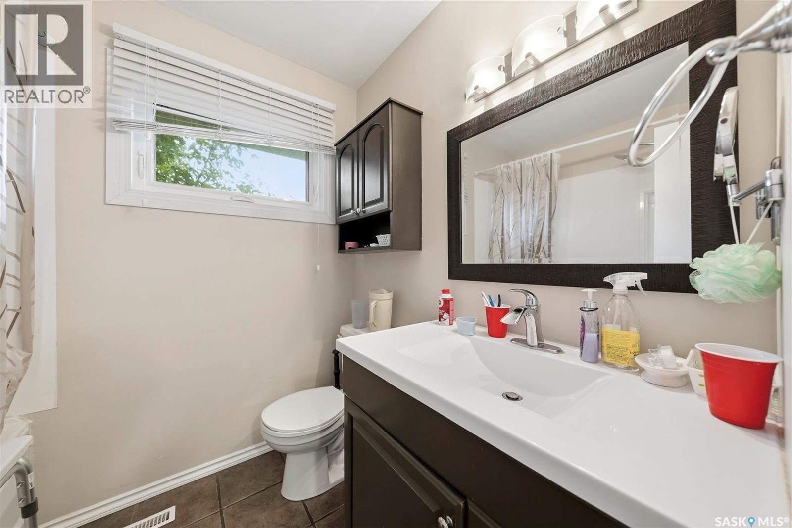 685 River STREET E - 15