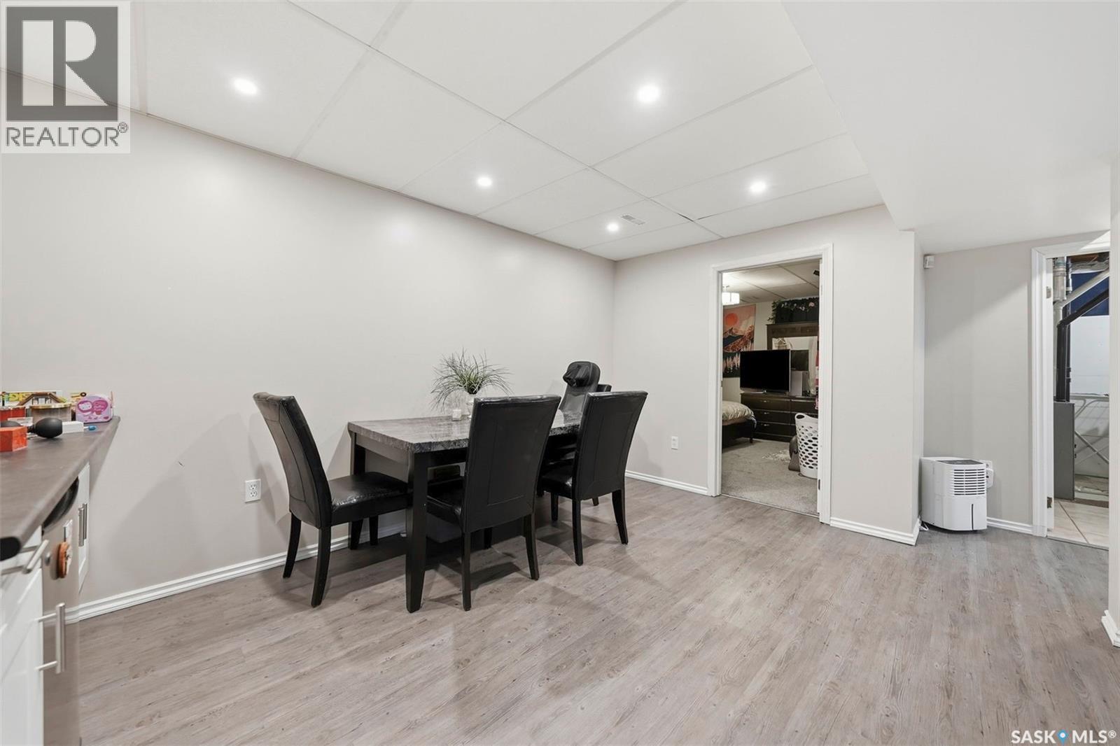 685 River STREET E - 20