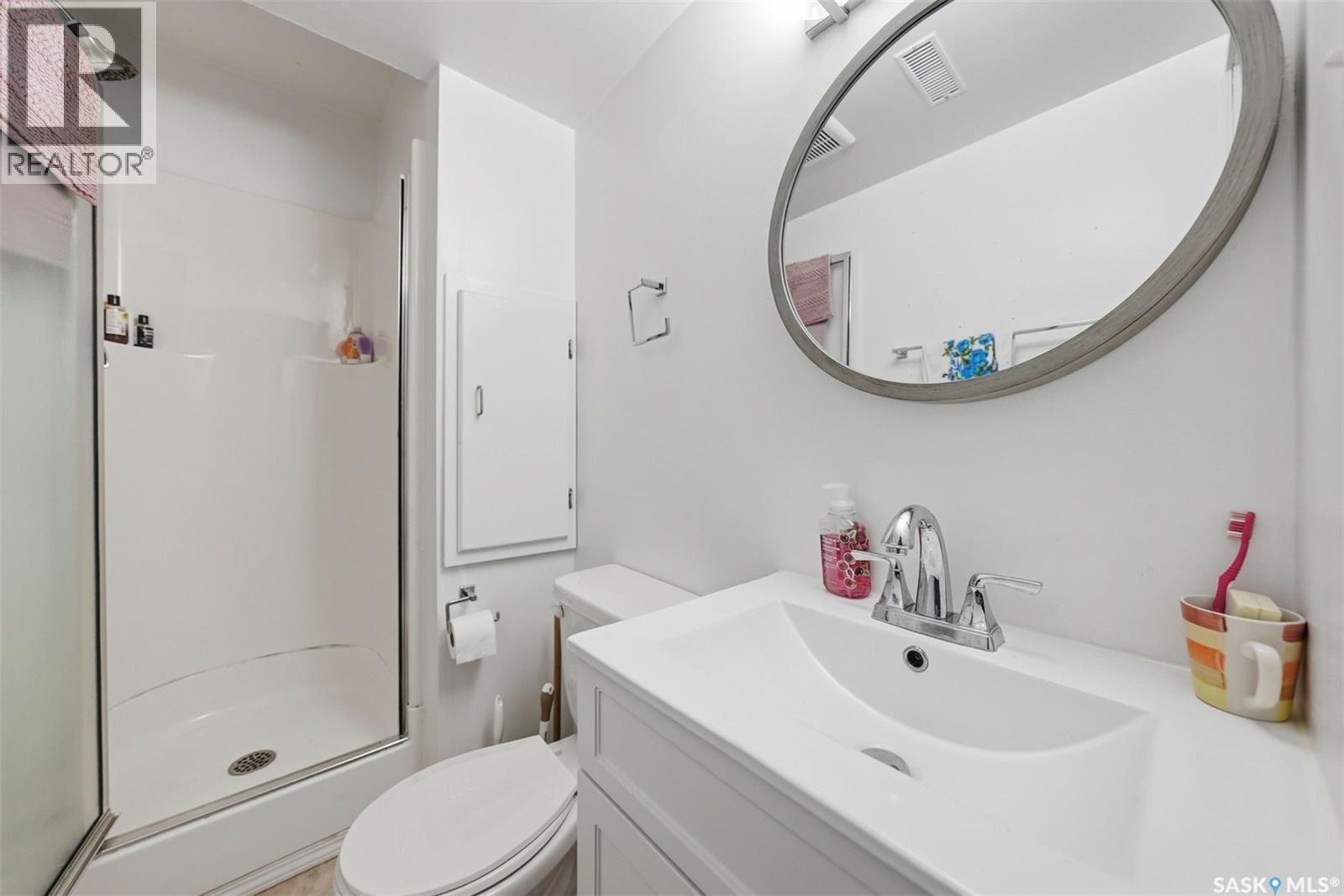 685 River STREET E - 22
