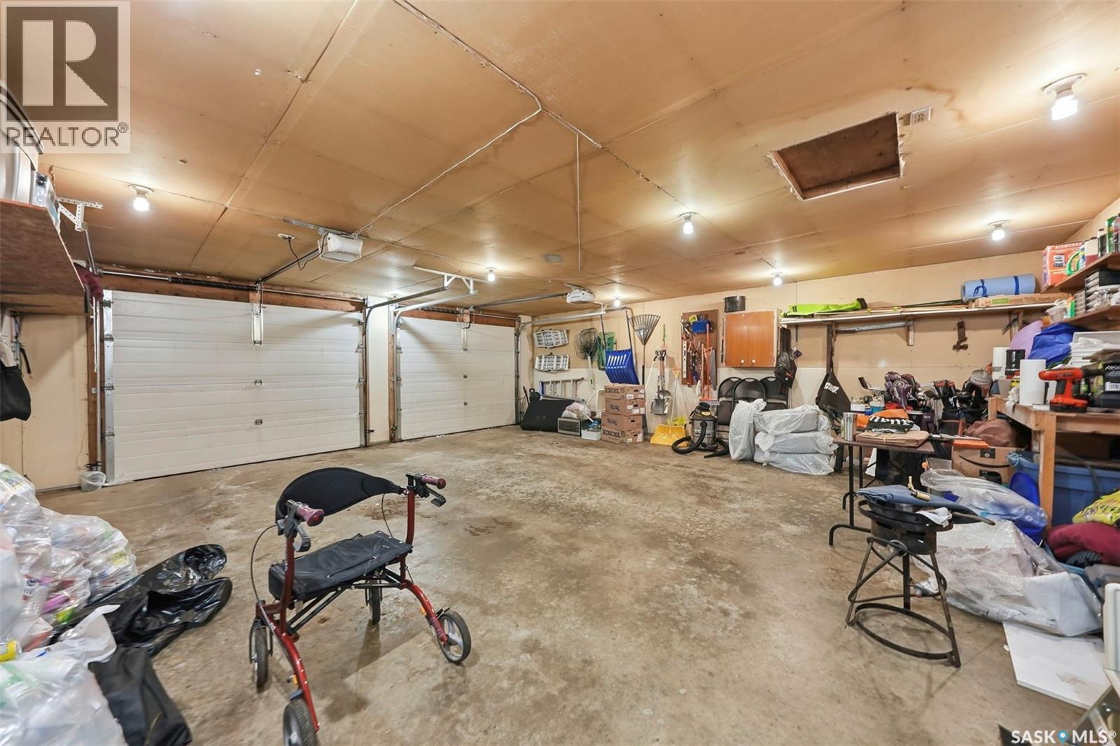685 River STREET E - 23
