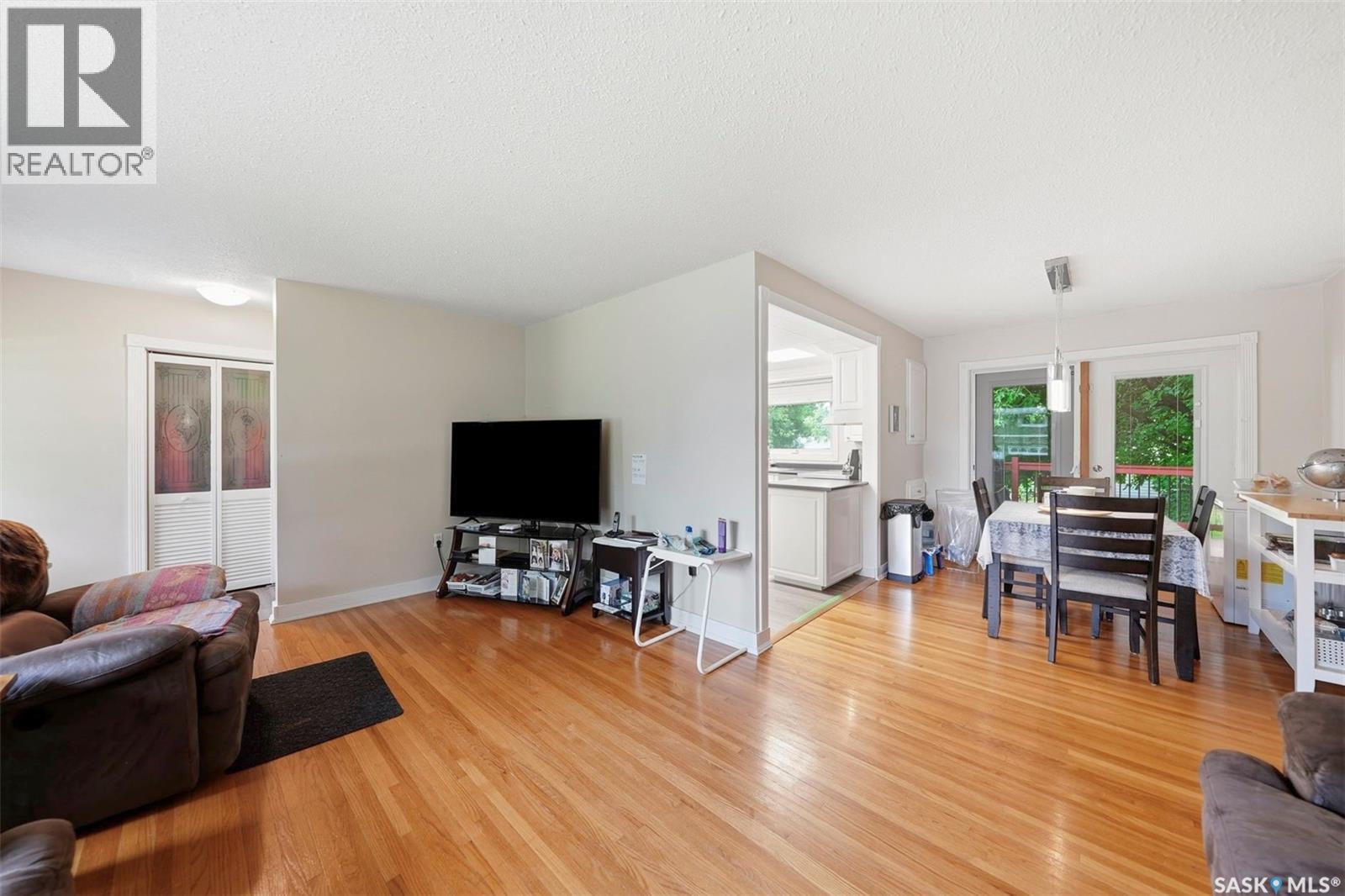685 River STREET E - 7