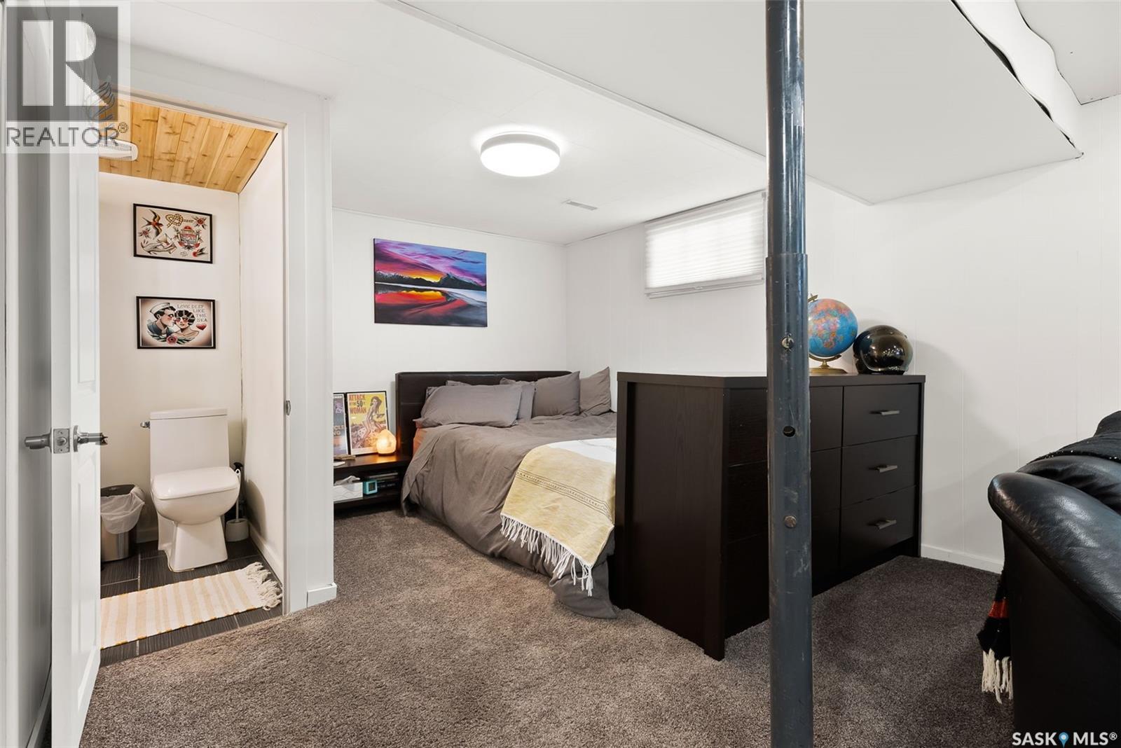 108 Douglas AVENUE E — photo 22