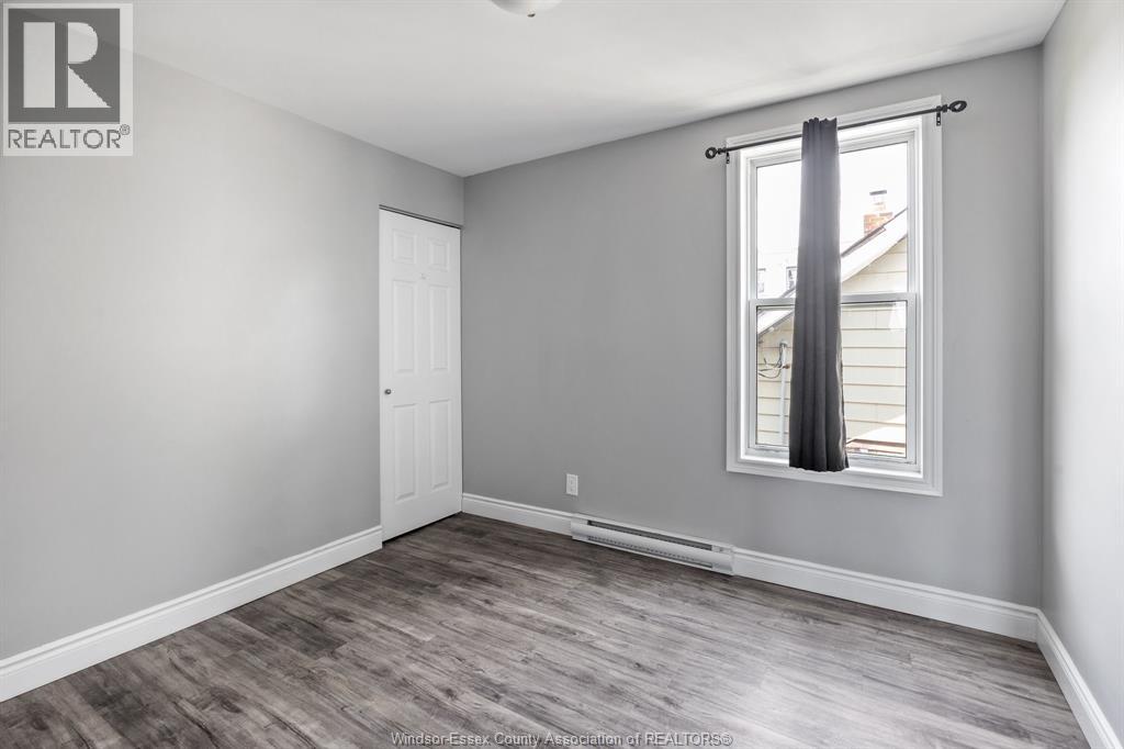 1381-83 WELLINGTON - 18