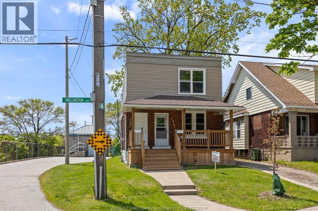 1381-83 WELLINGTON - 2