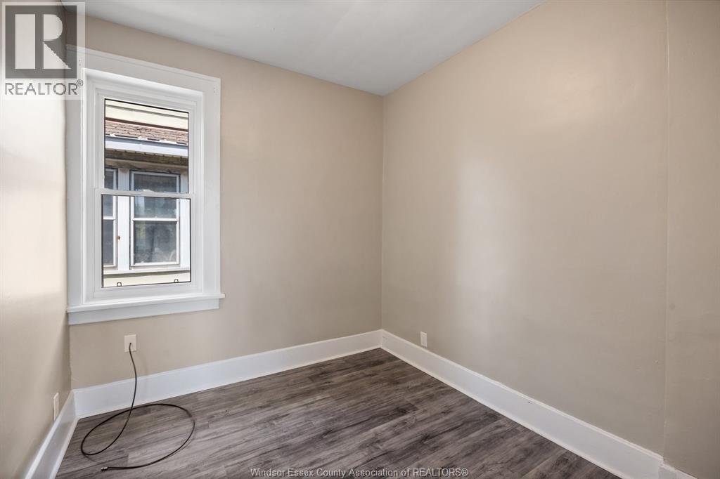 1381-83 WELLINGTON - 7