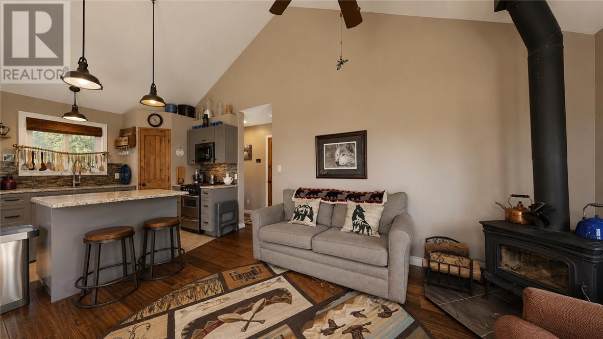 982 Lakeshore - 36