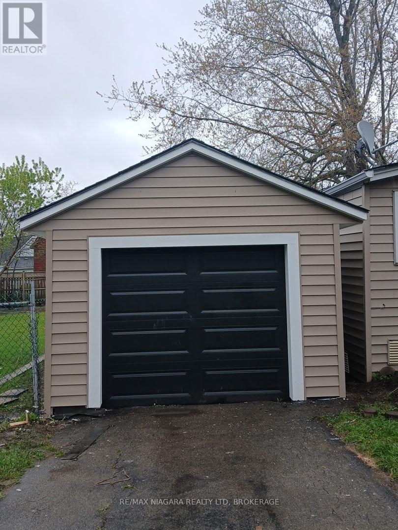 243 NORTH STREET N - 29