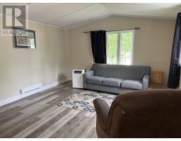 8 Davis Crescent thumbnail 12